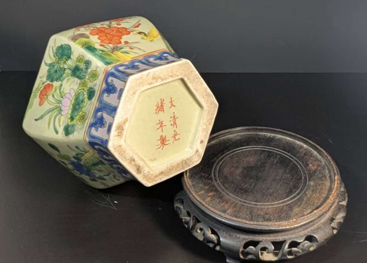 清代粉彩花卉纹罐-2.jpg